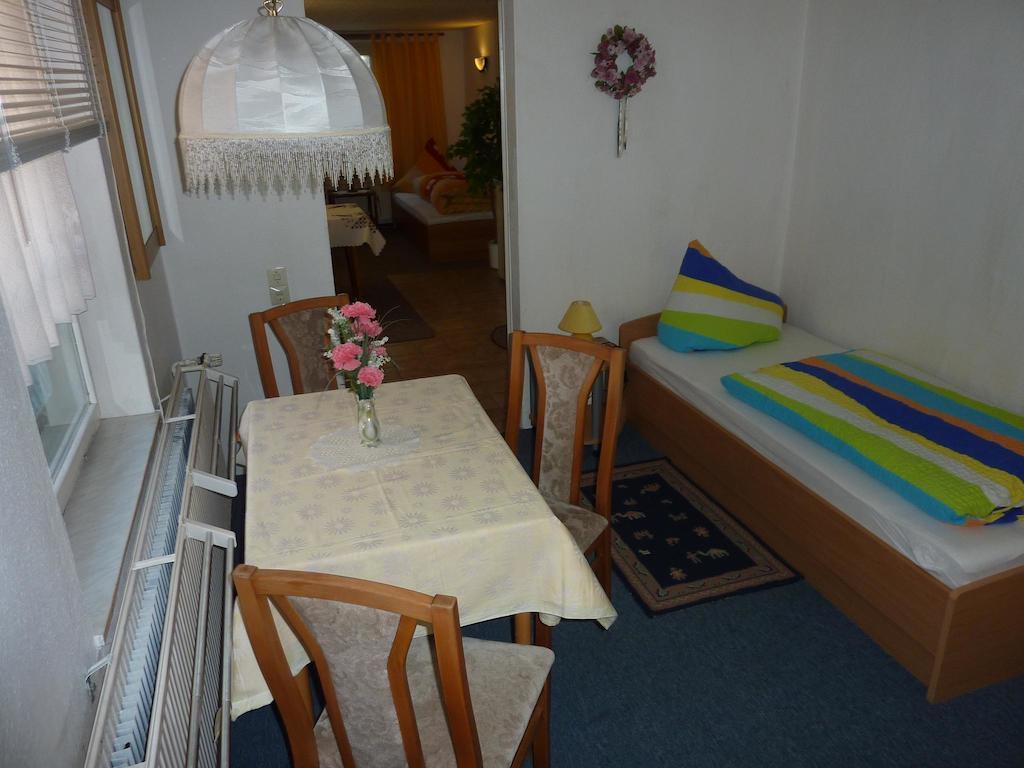 Pension Muench "Am Anger" Neuseusslitz Kamer foto